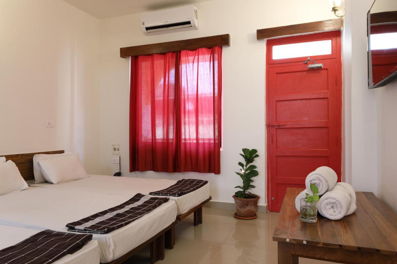 Teles Westend Hotel Marmagao Exterior photo